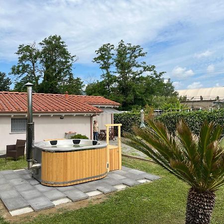 La Camelia Villa Massa e Cozzile Eksteriør billede