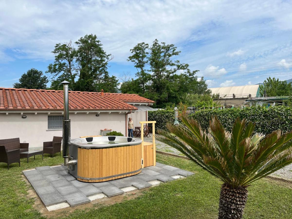 La Camelia Villa Massa e Cozzile Eksteriør billede