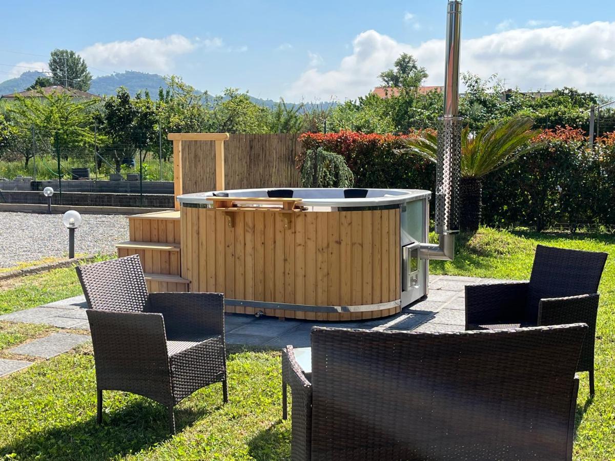 La Camelia Villa Massa e Cozzile Eksteriør billede