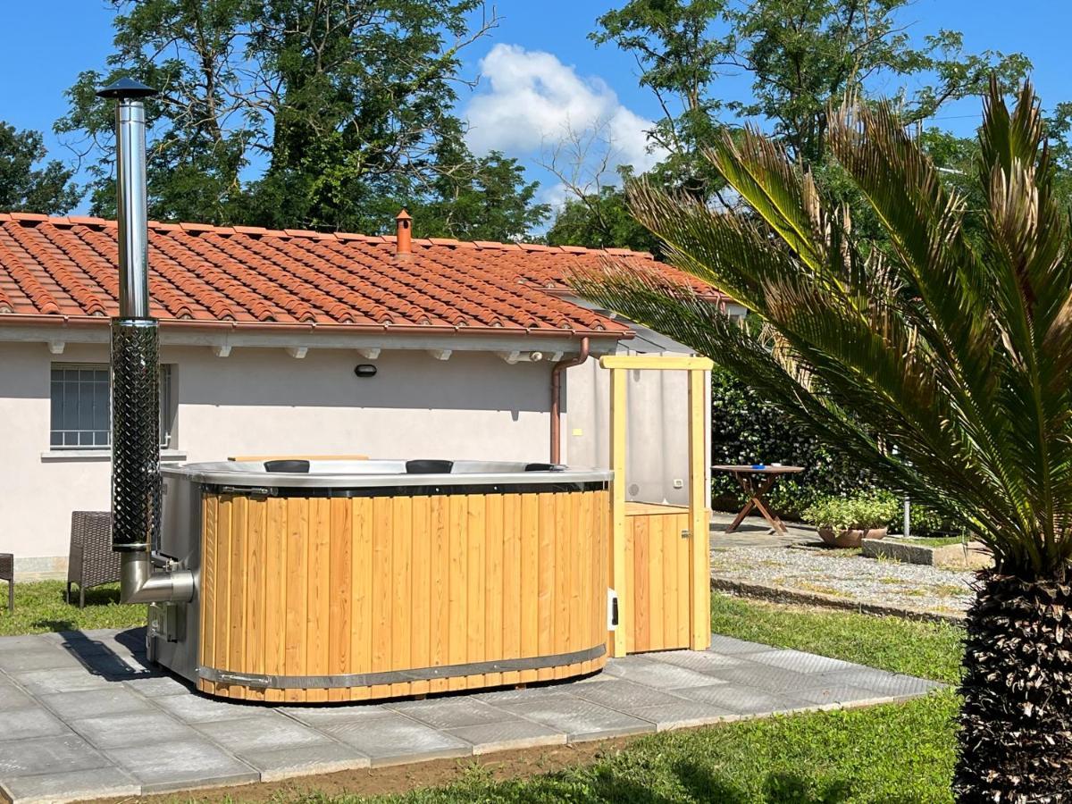 La Camelia Villa Massa e Cozzile Eksteriør billede