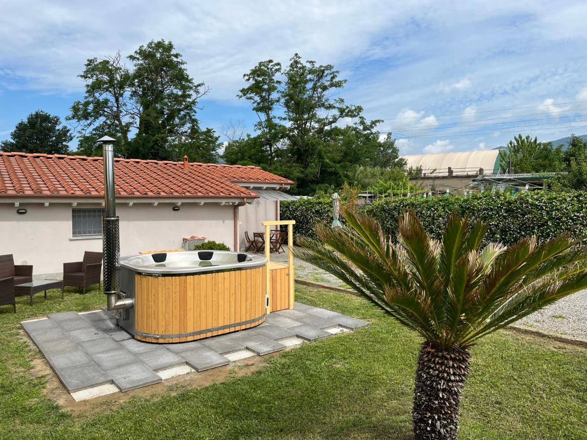 La Camelia Villa Massa e Cozzile Eksteriør billede